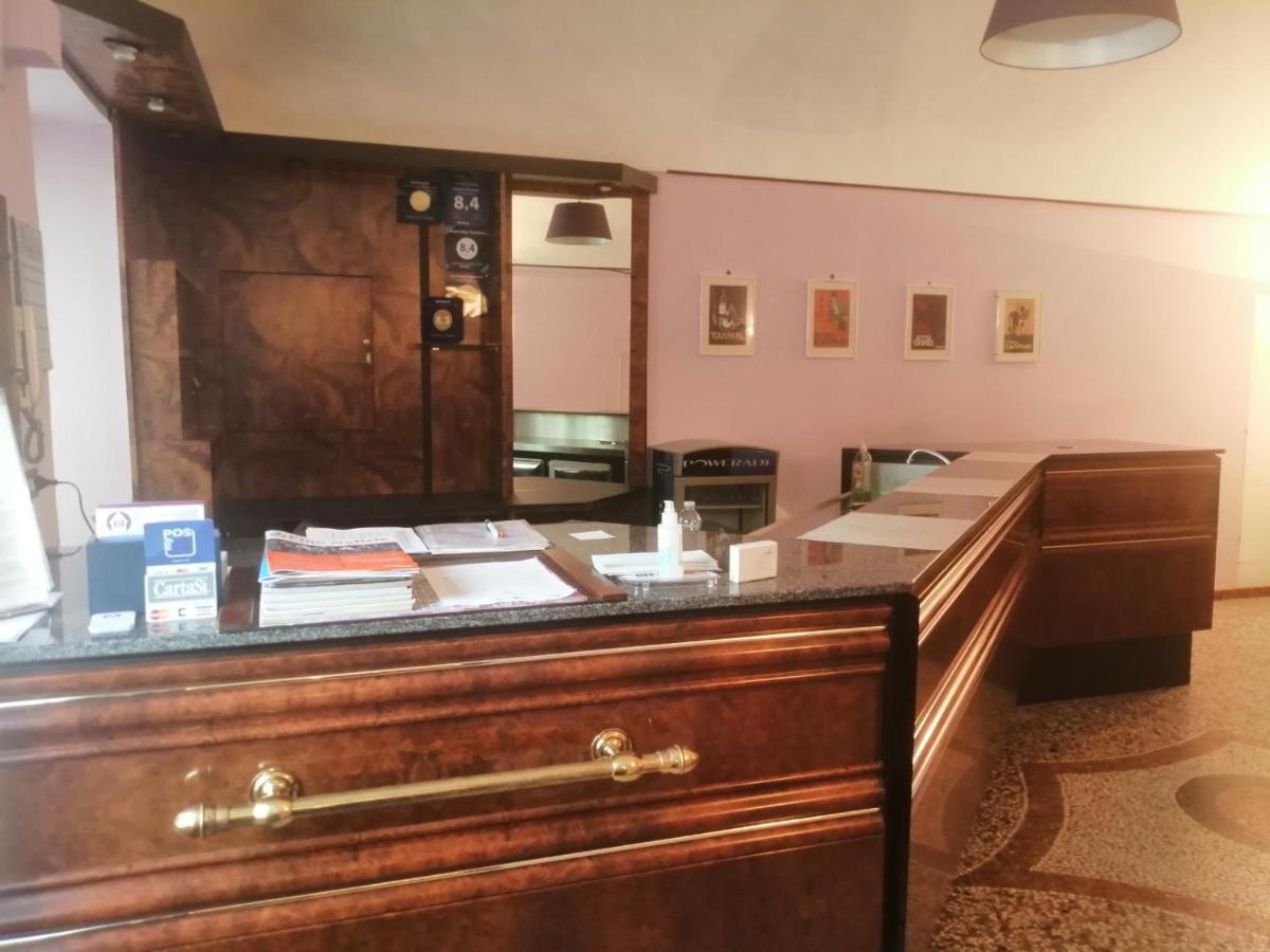 Hotel Pino Torinese Eksteriør bilde